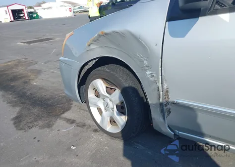 2011 Nissan Sentra 2.0S z USA, uszkodzony, nr VIN 3N1AB6AP7BL610127